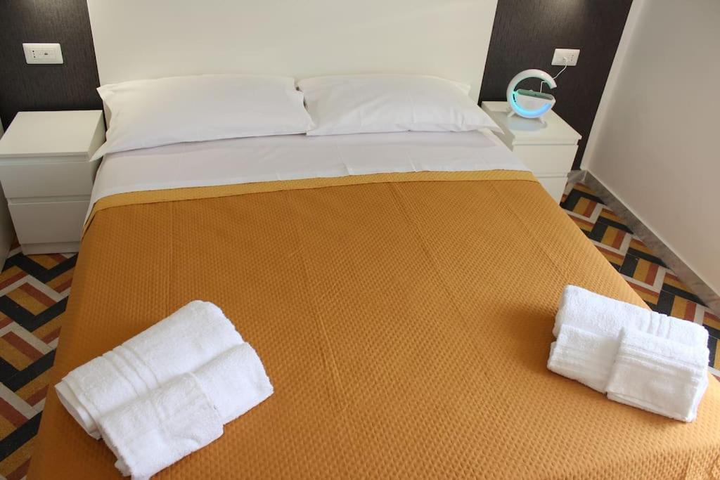 Nel Cuore Del Vomero Apartament Napels Buitenkant foto